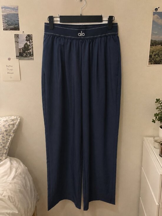 ALO Yoga Pants - NWT Alo Yoga Navy Suit Up Trouser (Regular 30 inch)💵-Suitable for any occasion